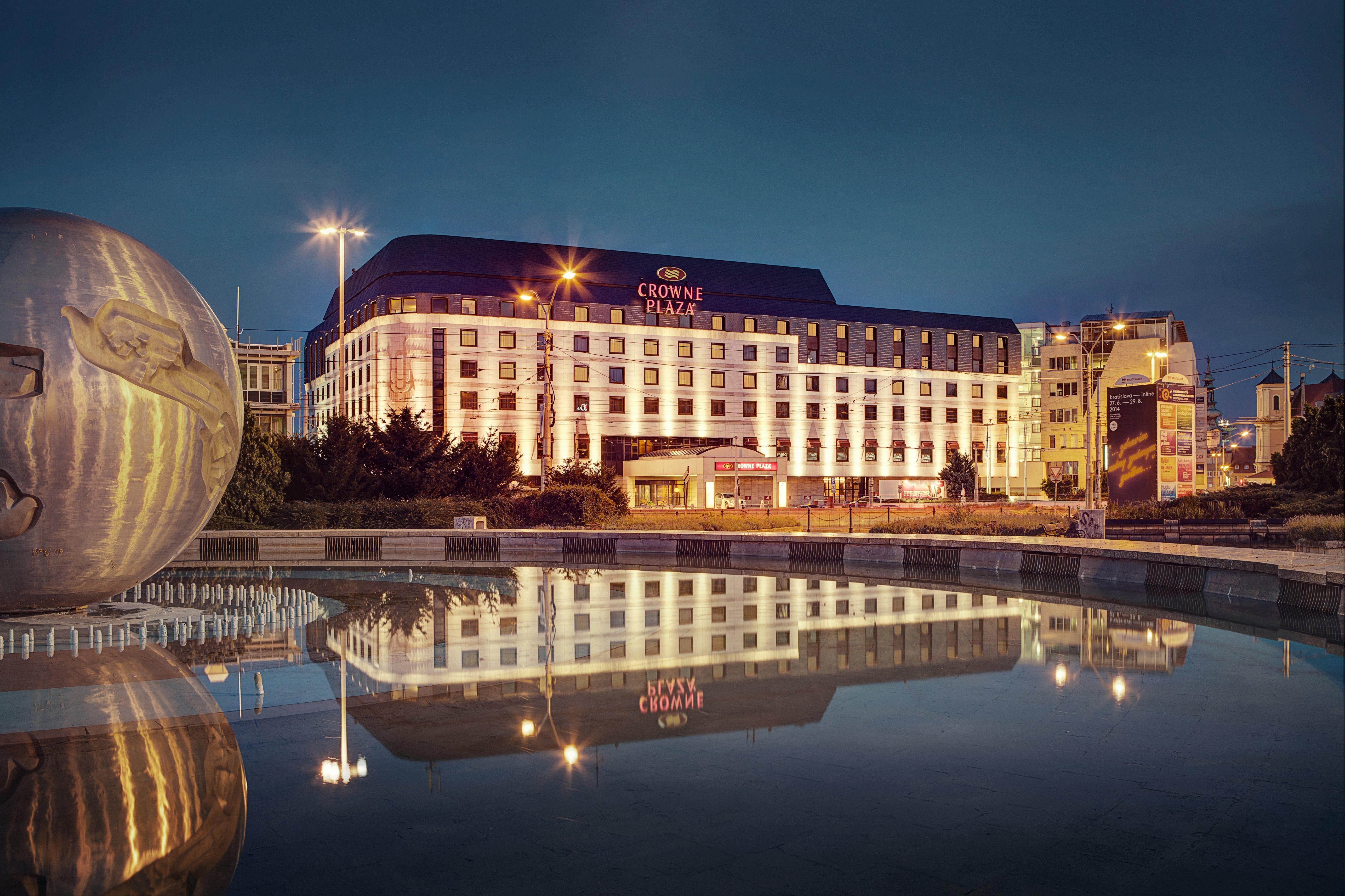 Crowne Plaza Bratislava, An Ihg Hotel Exteriör bild
